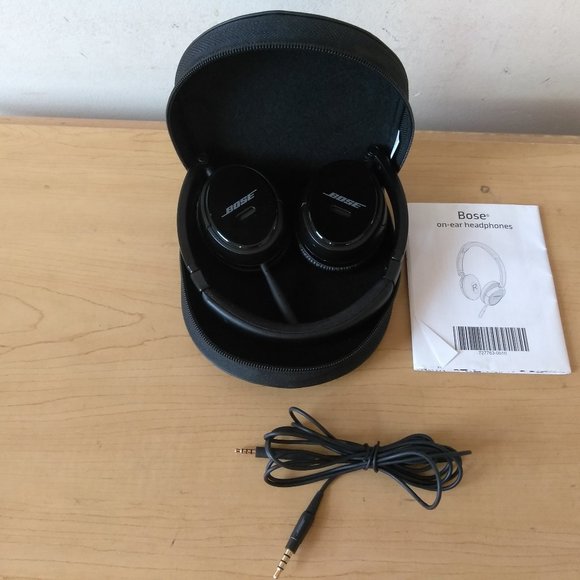 Bose On Ear Headphones - Picture 1 of 10